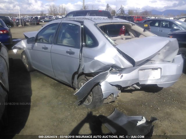 1FAHP34N78W151440 - 2008 FORD FOCUS S/SE SILVER photo 3