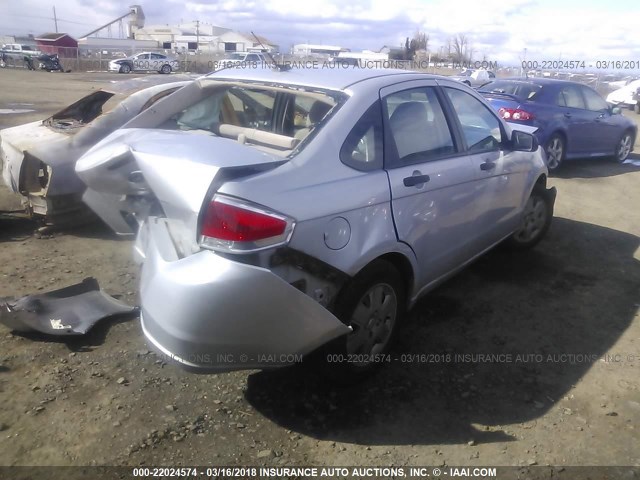 1FAHP34N78W151440 - 2008 FORD FOCUS S/SE SILVER photo 4