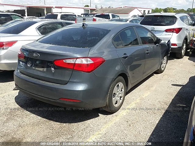 KNAFK4A65G5597753 - 2016 KIA FORTE LX GRAY photo 4