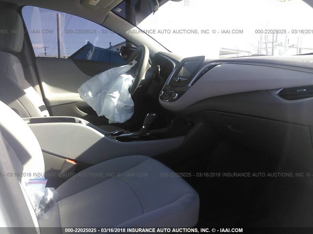 1G1ZB5STXHF124736 - 2017 CHEVROLET MALIBU LS 白色 照片 5