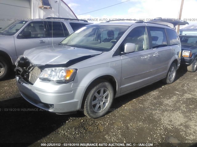 2A4RR5D11AR128178 - 2010 CHRYSLER TOWN & COUNTRY TOURING SILVER photo 2