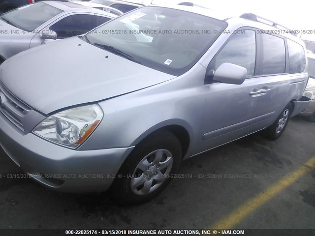 KNDMB233286229463 - 2008 KIA SEDONA EX/LX SILVER photo 2