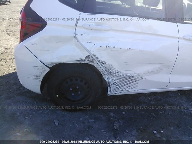 3HGGK5H57FM752873 - 2015 HONDA FIT LX WHITE photo 6