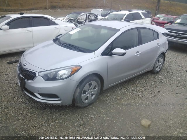 KNAFK4A64F5371508 - 2015 KIA FORTE LX SILVER photo 2