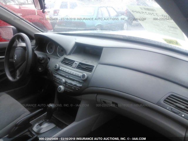 1HGCP2F48AA035896 - 2010 HONDA ACCORD LXP SILVER photo 5