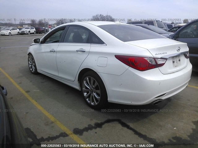 5NPEC4AC4BH127062 - 2011 HYUNDAI SONATA SE/LIMITED WHITE photo 3