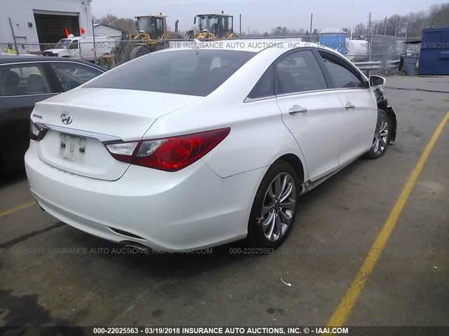 5NPEC4AC4BH127062 - 2011 HYUNDAI SONATA SE/LIMITED WHITE photo 4