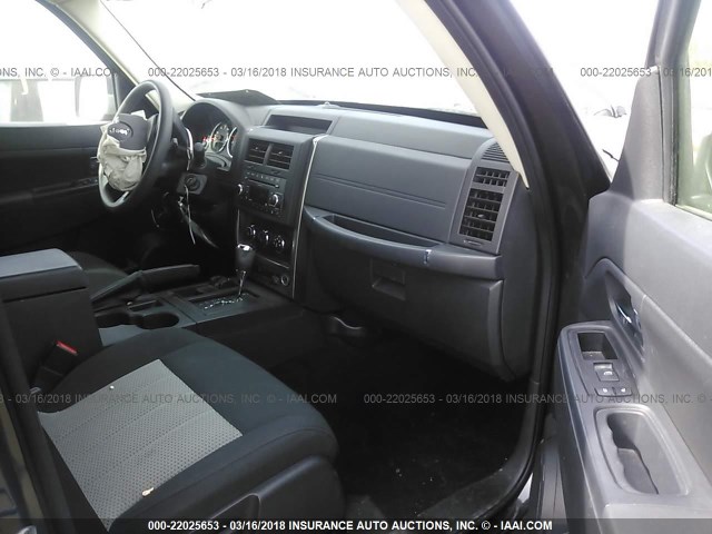 1J4PN2GK8AW176399 - 2010 JEEP LIBERTY SPORT 黑色 照片 5