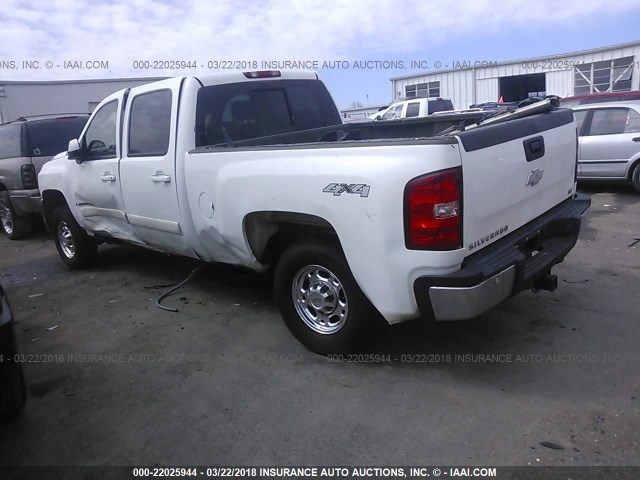 1GCHK23627F516506 - 2007 CHEVROLET SILVERADO K2500 HEAVY DUTY WHITE photo 3