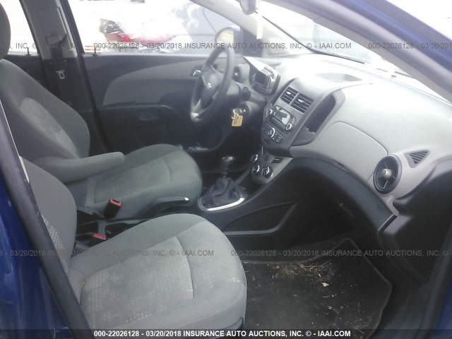 1G1JB5SH7C4194112 - 2012 CHEVROLET SONIC LS 蓝色 照片 5