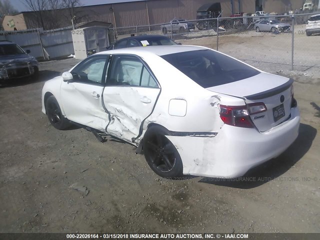 4T1BF1FKXCU529230 - 2012 TOYOTA CAMRY SE/LE/XLE WHITE photo 3
