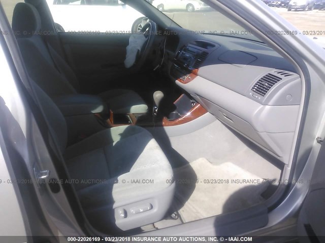 4T1BE32K34U869387 - 2004 TOYOTA CAMRY LE/XLE/SE ბეჟი ფოტო 5