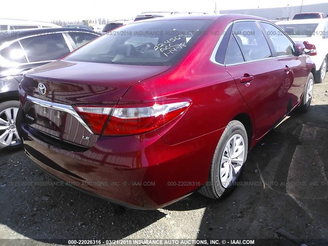 4T1BF1FK5FU929717 - 2015 TOYOTA CAMRY LE/XLE/SE/XSE RED photo 4