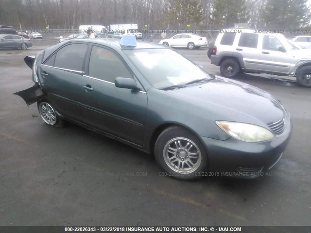 4T1BE32K55U062970 - 2005 TOYOTA CAMRY LE/XLE/SE GREEN photo 1
