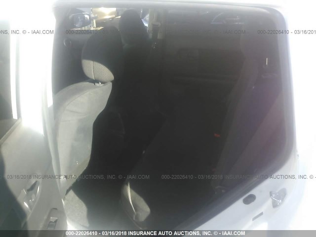 JTLKE50E091070368 - 2009 TOYOTA SCION XB WHITE photo 8