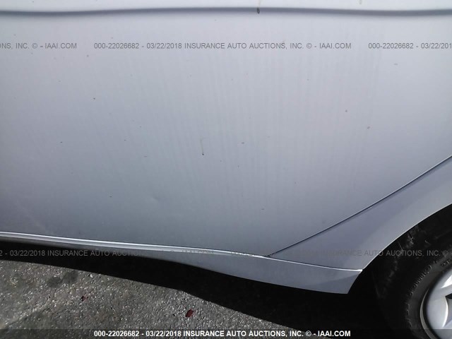 WBAGN63574DS55170 - 2004 BMW 745 LI Weiß Foto 6