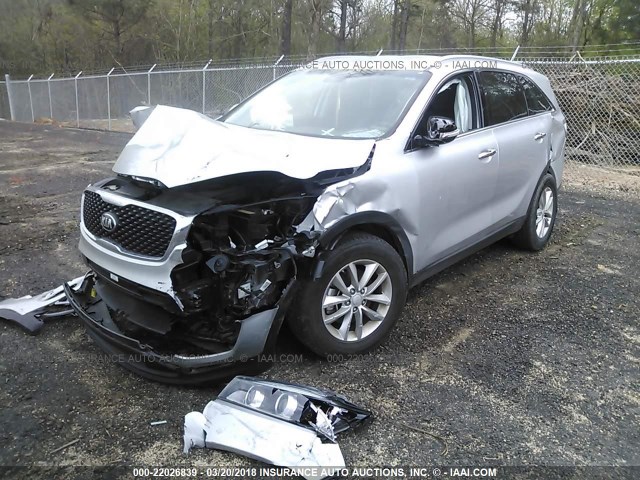 5XYPG4A36GG156462 - 2016 KIA SORENTO LX/L SILVER photo 2