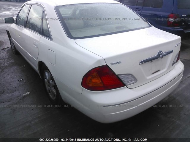 4T1BF28B72U202043 - 2002 TOYOTA AVALON XL/XLS WHITE photo 3