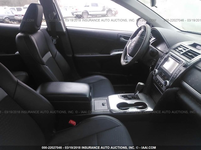 4T1BF1FK0EU844332 - 2014 TOYOTA CAMRY L/SE/LE/XLE 白色 照片 5