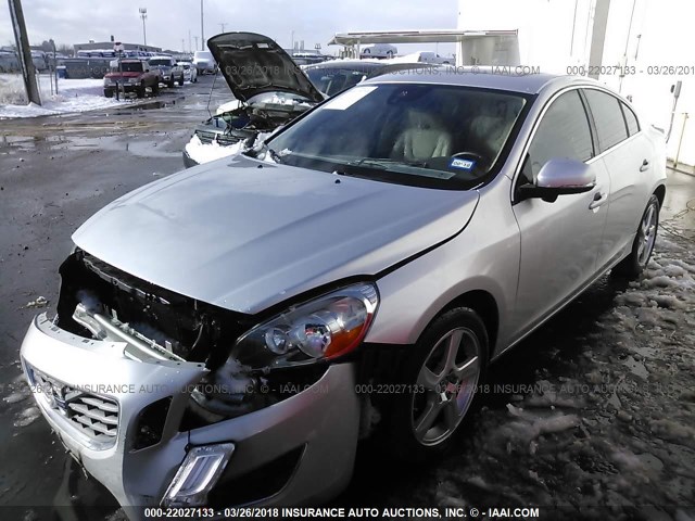 YV1622FS1C2043743 - 2012 VOLVO S60 T5 SILVER photo 2