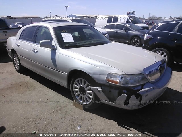 1LNHM82W35Y663719 - 2005 LINCOLN TOWN CAR SIGNATURE LIMITED WHITE photo 1