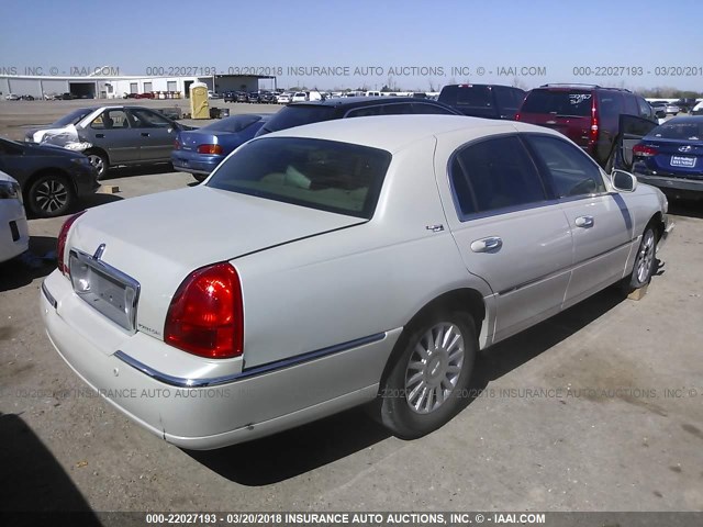 1LNHM82W35Y663719 - 2005 LINCOLN TOWN CAR SIGNATURE LIMITED WHITE photo 4