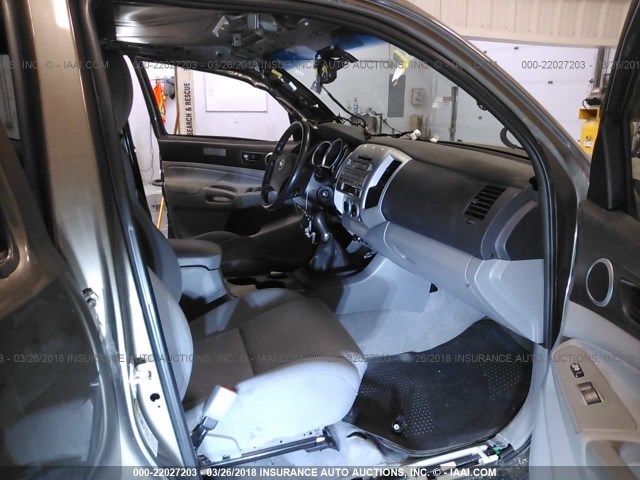 5TFLU4EN8BX001985 - 2011 TOYOTA TACOMA DOUBLE CAB 米色 照片 5