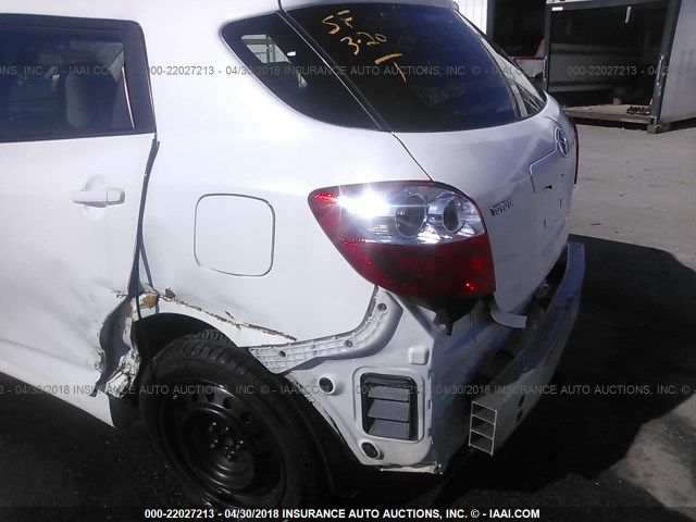 2T1KU40E09C131125 - 2009 TOYOTA COROLLA MATRIX  WHITE photo 6