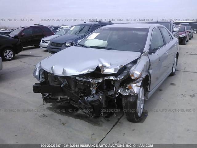 4T1BF1FK2EU450248 - 2014 TOYOTA CAMRY L/SE/LE/XLE 银色 照片 6