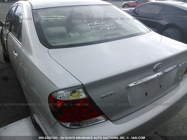 4T1BF32K35U102203 - 2005 TOYOTA CAMRY LE/XLE/SE SILVER photo 3