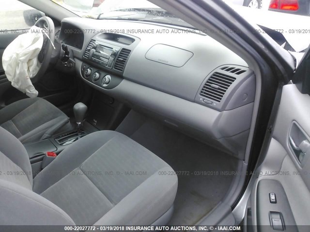 4T1BE30K95U584021 - 2005 TOYOTA CAMRY LE/XLE/SE GRAY photo 5