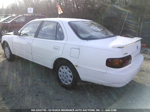 4T1BG12K5TU951439 - 1996 TOYOTA CAMRY DX/LE/XLE WHITE photo 3