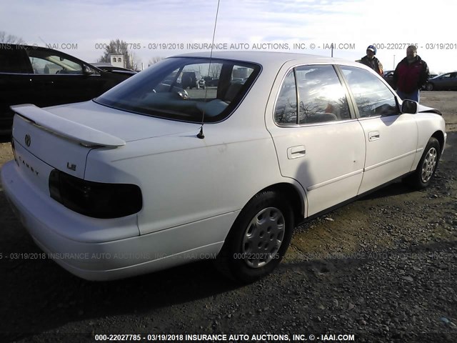 4T1BG12K5TU951439 - 1996 TOYOTA CAMRY DX/LE/XLE WHITE photo 4