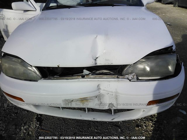 4T1BG12K5TU951439 - 1996 TOYOTA CAMRY DX/LE/XLE WHITE photo 6