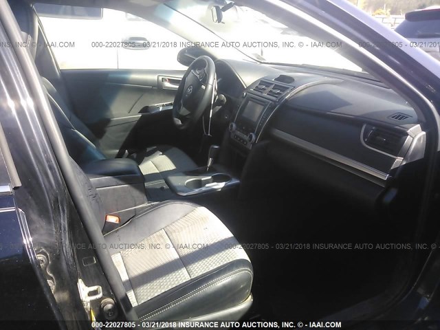 4T1BF1FK9EU304400 - 2014 TOYOTA CAMRY L/SE/LE/XLE 黑色 照片 5