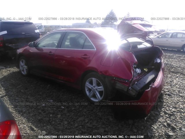 4T1BF1FK0DU713092 - 2013 TOYOTA CAMRY L/SE/LE/XLE RED photo 3