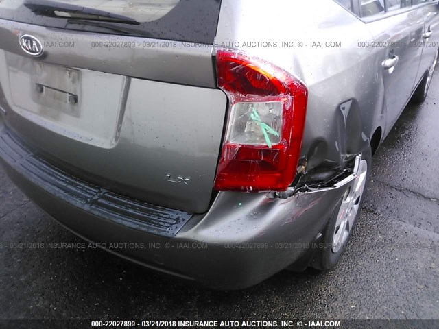 KNAFG529X97273382 - 2009 KIA RONDO LX/EX GRAY photo 6