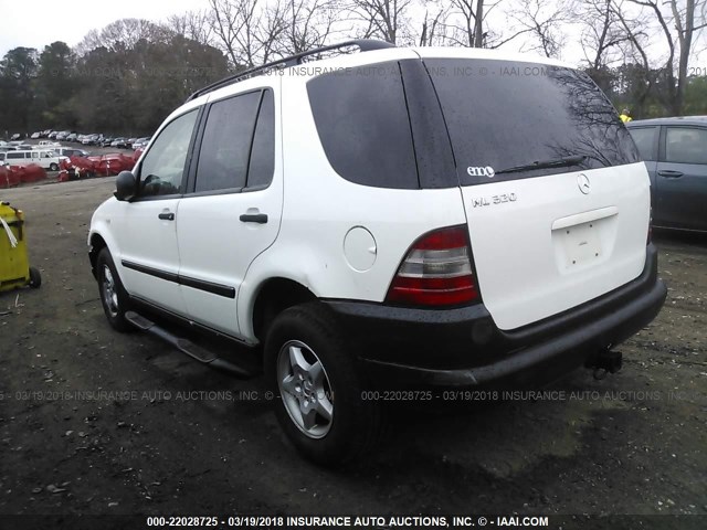 4JGAB54E2WA003255 - 1998 MERCEDES-BENZ ML 320 WHITE photo 3