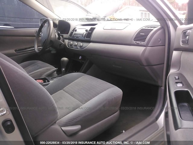 4T1BE32K66U665718 - 2006 TOYOTA CAMRY LE/XLE/SE ვერცხლისფერი ფოტო 5