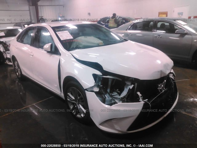 4T1BF1FK9GU185315 - 2016 TOYOTA CAMRY LE/XLE/SE/XSE WHITE photo 1