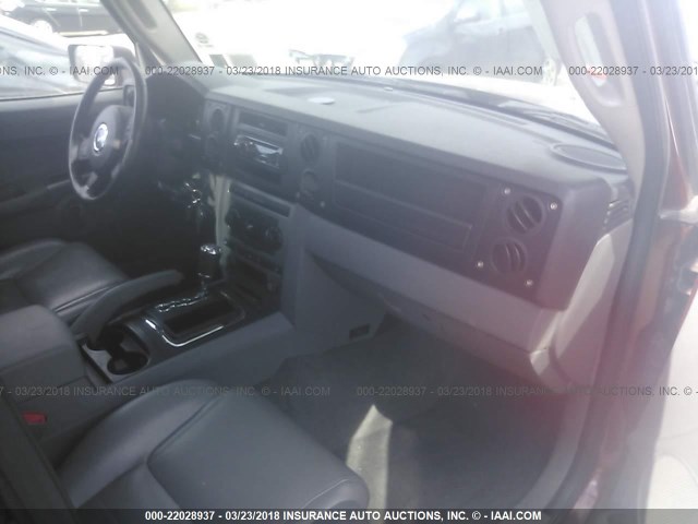 1J8HG48K66C369375 - 2006 JEEP COMMANDER RED photo 5