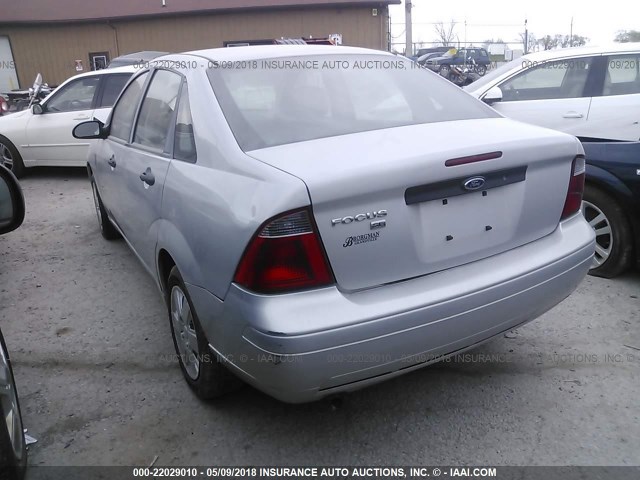 1FAHP34N37W239867 - 2007 FORD FOCUS ZX4/S/SE/SES SILVER photo 3