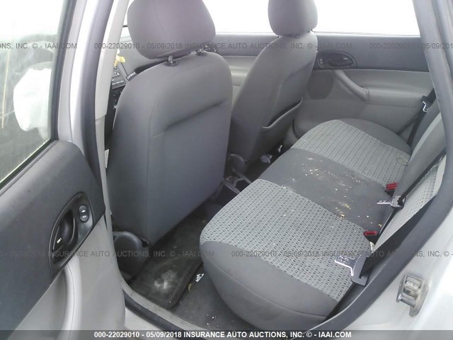 1FAHP34N37W239867 - 2007 FORD FOCUS ZX4/S/SE/SES 银色 照片 8