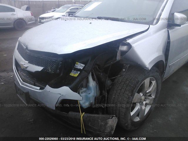 1GNKVLED1BJ230822 - 2011 CHEVROLET TRAVERSE LTZ SILVER photo 6