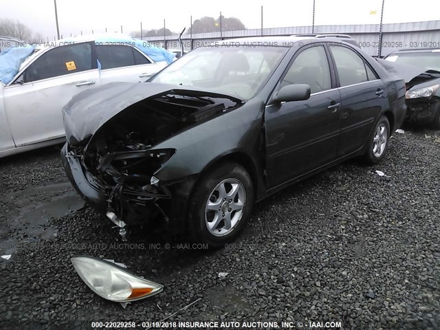 4T1BE32K02U565897 - 2002 TOYOTA CAMRY LE/XLE/SE მწვანე ფოტო 2