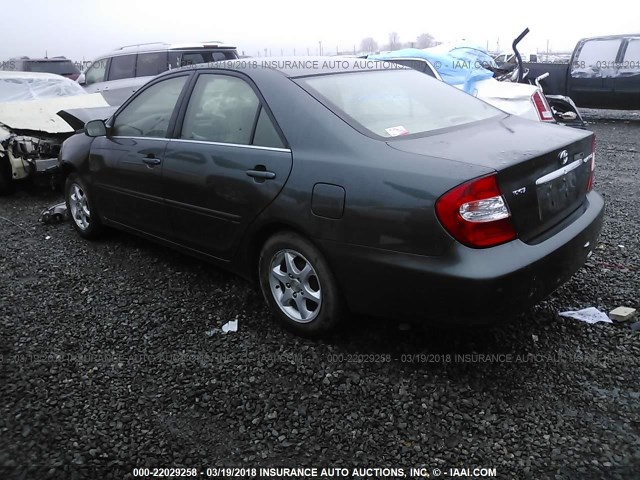 4T1BE32K02U565897 - 2002 TOYOTA CAMRY LE/XLE/SE მწვანე ფოტო 3