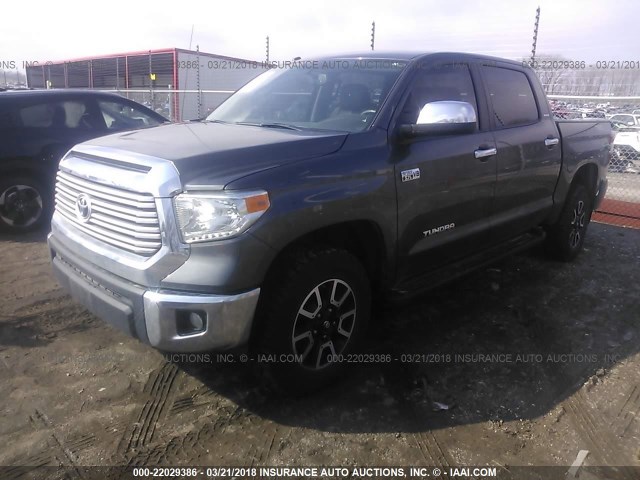 5TFHW5F12EX337895 - 2014 TOYOTA TUNDRA CREWMAX LIMITED GRAY photo 2