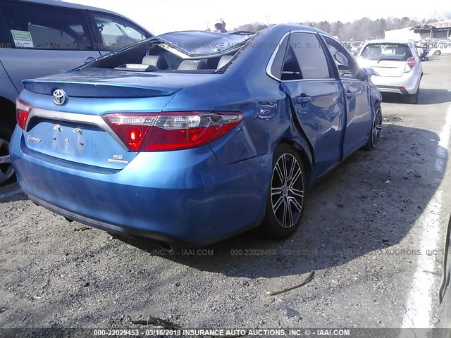 4T1BF1FK2GU559490 - 2016 TOYOTA CAMRY LE/XLE/SE/XSE BLUE photo 4
