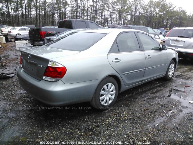 4T1BE32K45U598602 - 2005 TOYOTA CAMRY LE/XLE/SE SILVER photo 4