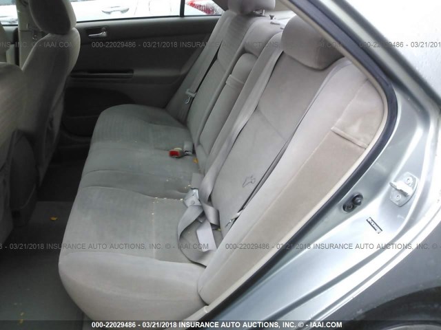 4T1BE32K45U598602 - 2005 TOYOTA CAMRY LE/XLE/SE SILVER photo 8